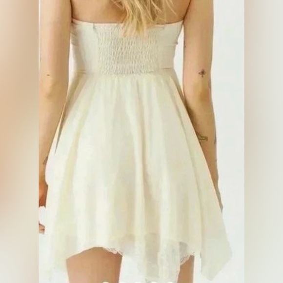 Urban Outfitters Gemma Strapless Lace Mini Dress In Cream - Picture 3 of 3